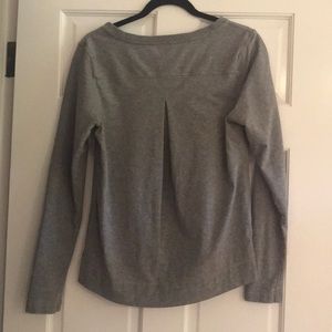 lululemon gray long sleeve athletic top
